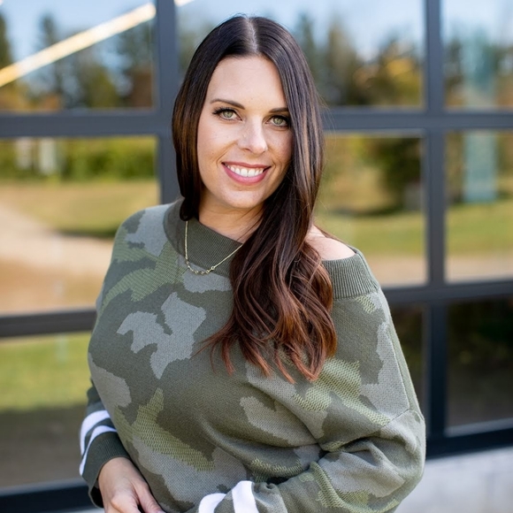 Hi! I'm Ashley 🖤 - Picture 4 of 11